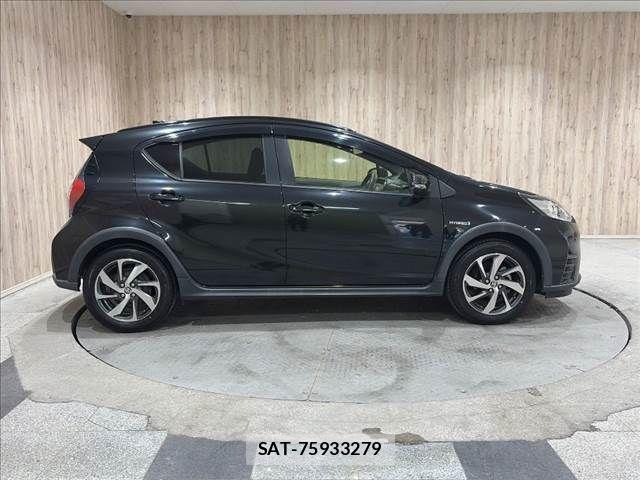 Toyota AQUA 2019-02 8625787-16