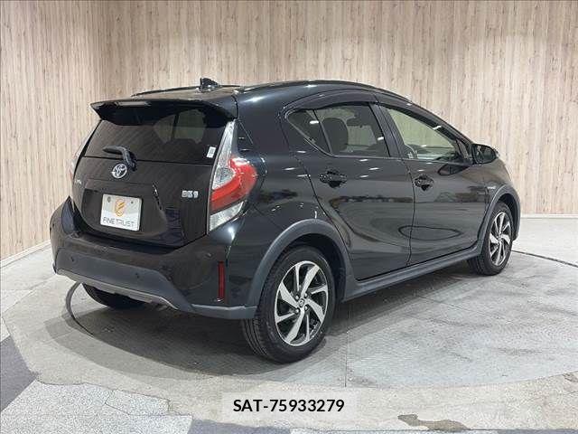 Toyota AQUA 2019-02 8625787-17
