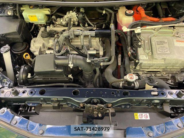 Toyota AQUA 2017-09 8625786-17