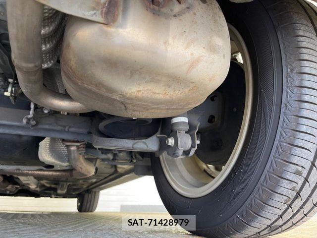 Toyota AQUA 2017-09 8625786-19