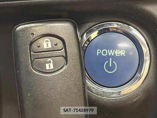 Toyota AQUA 2017-09 8625786-5