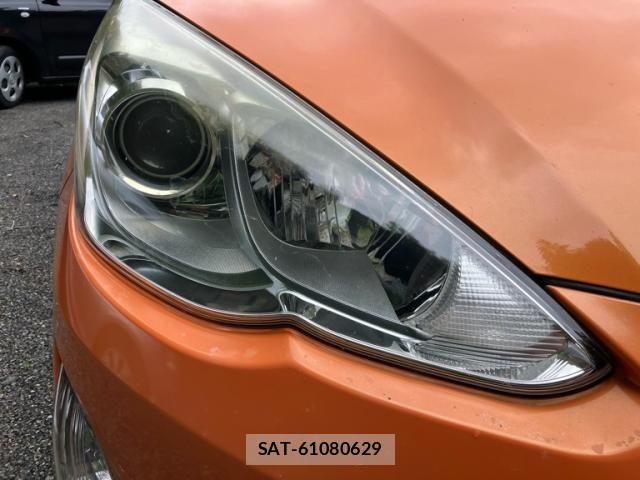 Toyota AQUA 2016-02 8625820-9