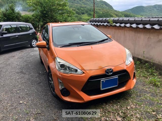 Toyota AQUA 2016-02 8625820-1