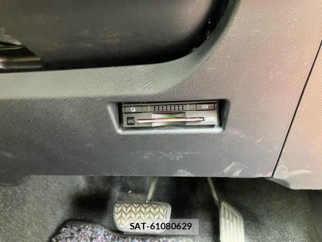 Toyota AQUA 2016-02 8625820-21