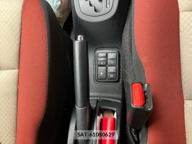 Toyota AQUA 2016-02 8625820-22