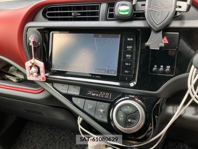 Toyota AQUA 2016-02 8625820-24