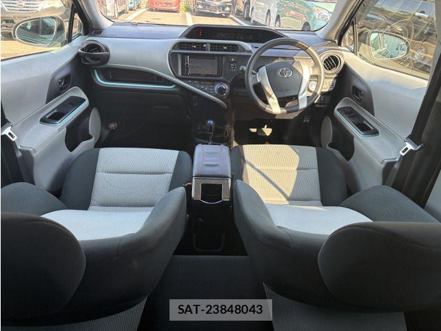 Toyota AQUA 2012-08 8625818-5