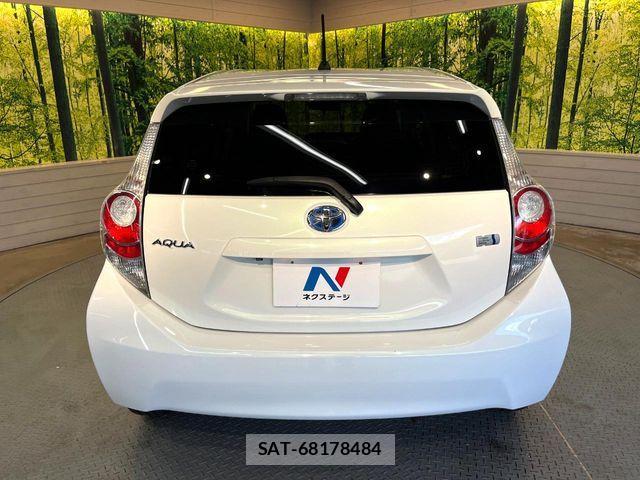 Toyota AQUA 2014-02 8625799-14
