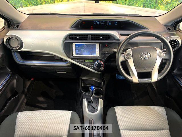 Toyota AQUA 2014-02 8625799-1