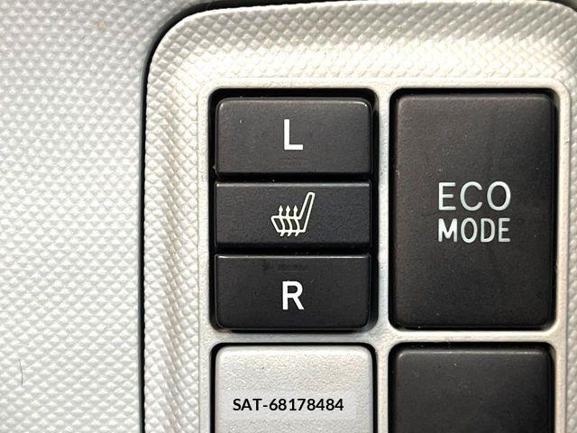 Toyota AQUA 2014-02 8625799-4