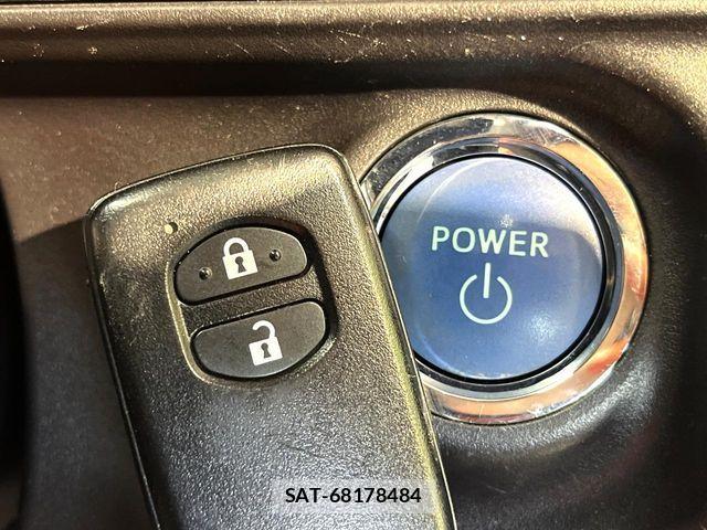 Toyota AQUA 2014-02 8625799-5