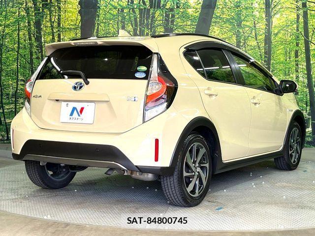 Toyota AQUA 2019-10 8625774-16