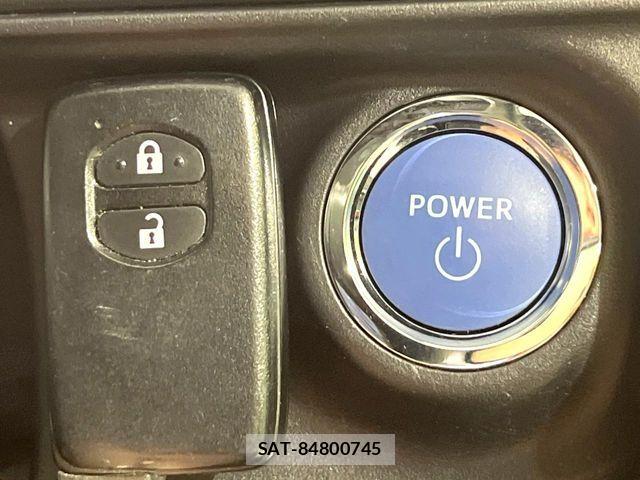 Toyota AQUA 2019-10 8625774-6