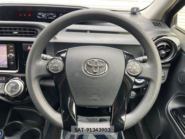 Toyota AQUA 2016-09 8625800-11