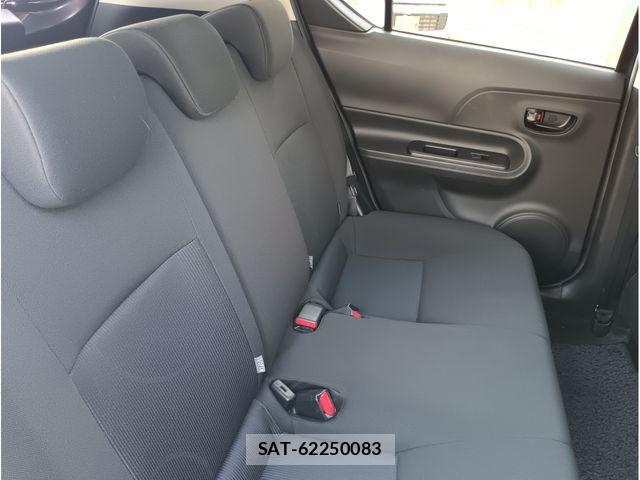 Toyota AQUA 2017-08 8625797-14