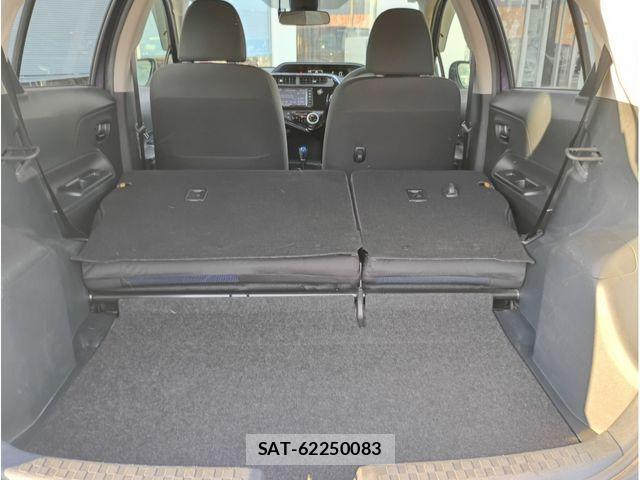 Toyota AQUA 2017-08 8625797-16