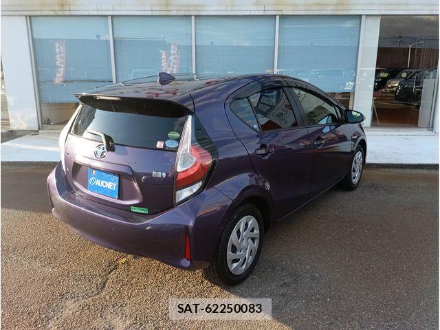 Toyota AQUA 2017-08 8625797-2