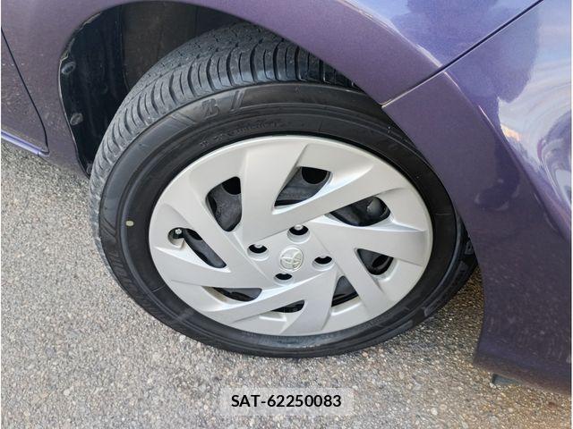 Toyota AQUA 2017-08 8625797-3