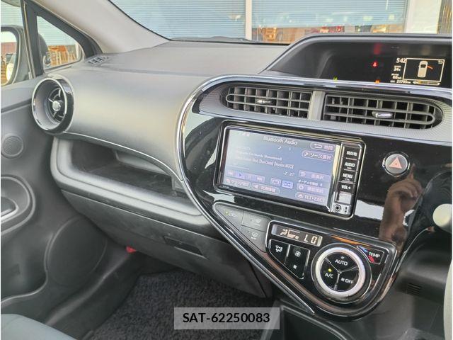 Toyota AQUA 2017-08 8625797-6