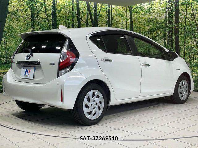 Toyota AQUA 2018-11 8625772-16