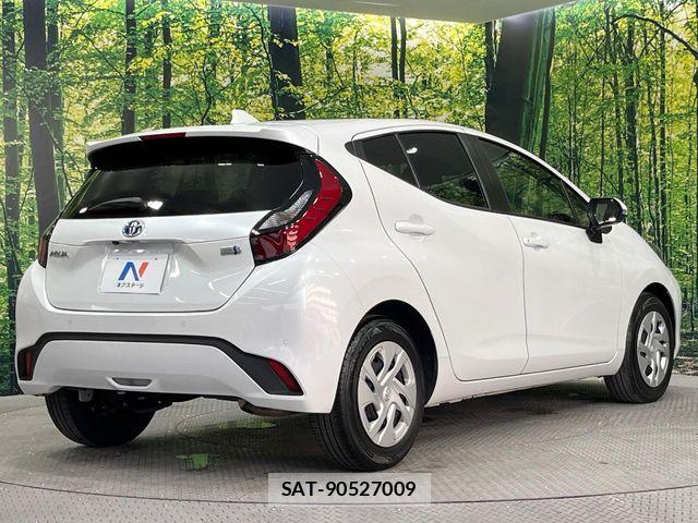 Toyota AQUA 2023-08 8625773-16