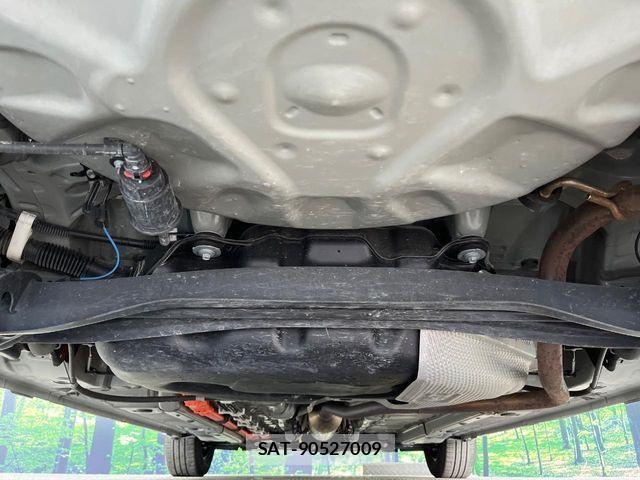 Toyota AQUA 2023-08 8625773-18