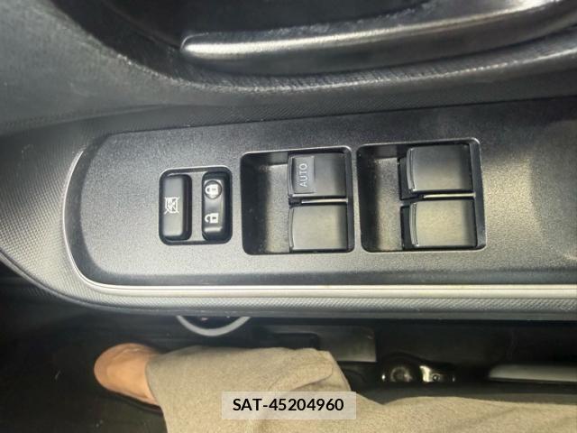 Toyota AQUA 2018-03 8625805-12