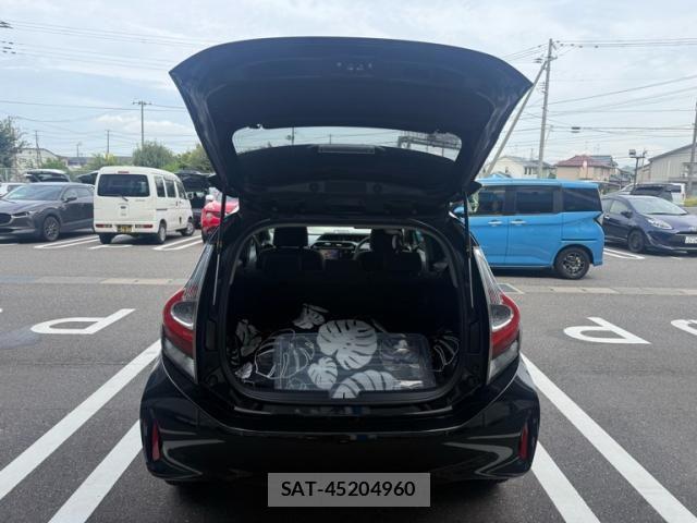 Toyota AQUA 2018-03 8625805-8