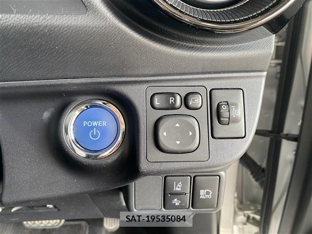 Toyota AQUA 2018-05 8625785-11