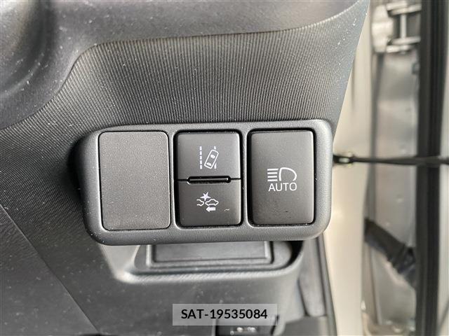 Toyota AQUA 2018-05 8625785-12