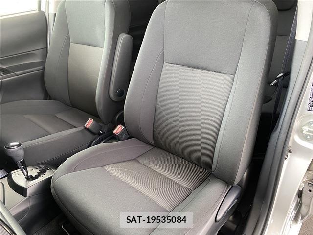Toyota AQUA 2018-05 8625785-17