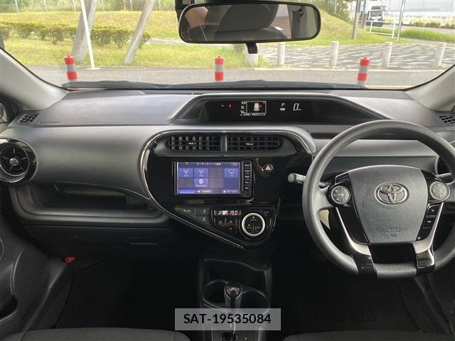Toyota AQUA 2018-05 8625785-18