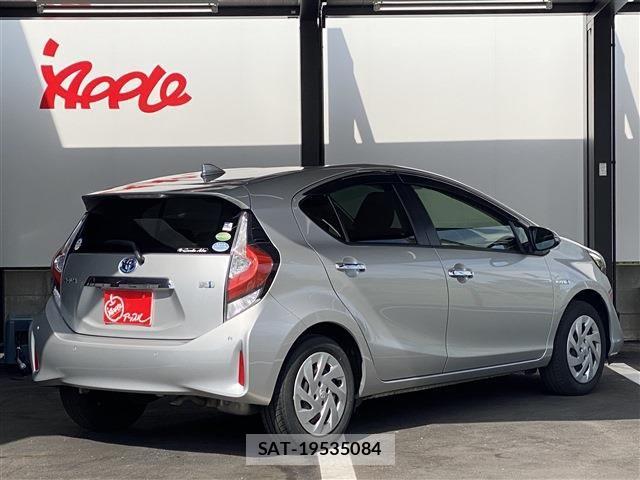 Toyota AQUA 2018-05 8625785-2