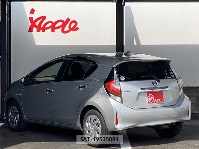 Toyota AQUA 2018-05 8625785-3