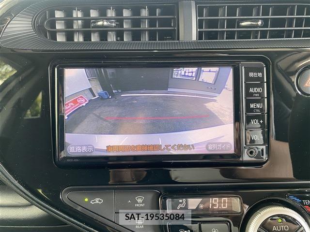 Toyota AQUA 2018-05 8625785-6