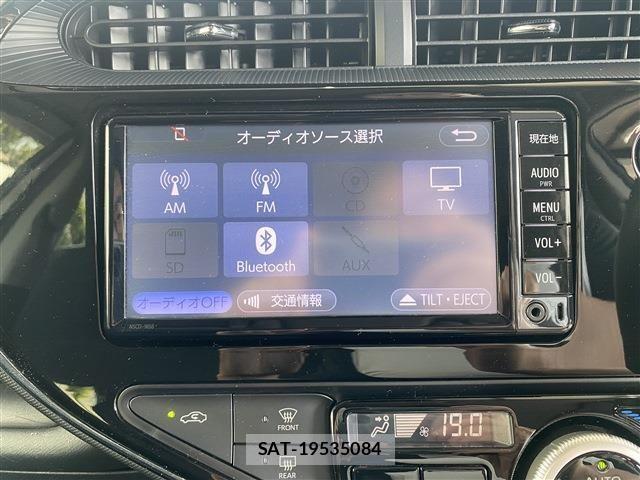 Toyota AQUA 2018-05 8625785-7