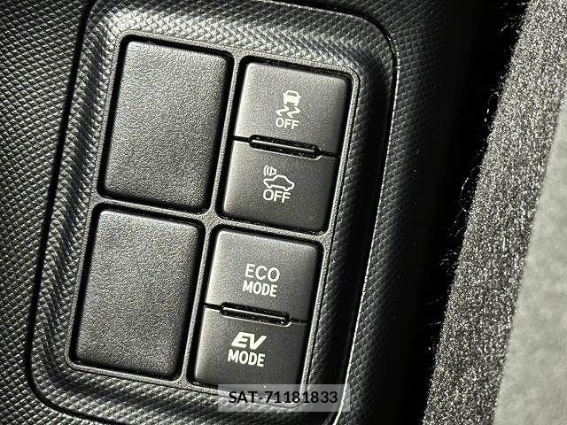 Toyota AQUA 2017-08 8625783-9