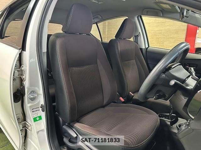 Toyota AQUA 2017-08 8625783-10
