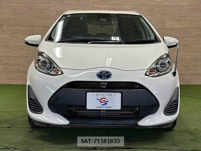 Toyota AQUA 2017-08 8625783-14
