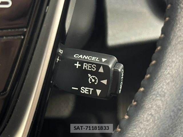 Toyota AQUA 2017-08 8625783-4