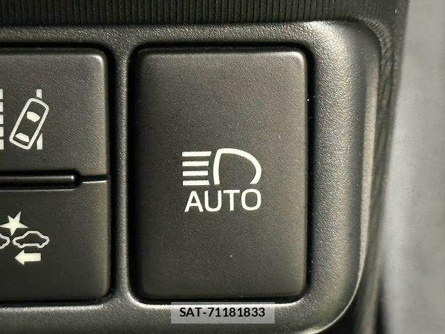 Toyota AQUA 2017-08 8625783-6