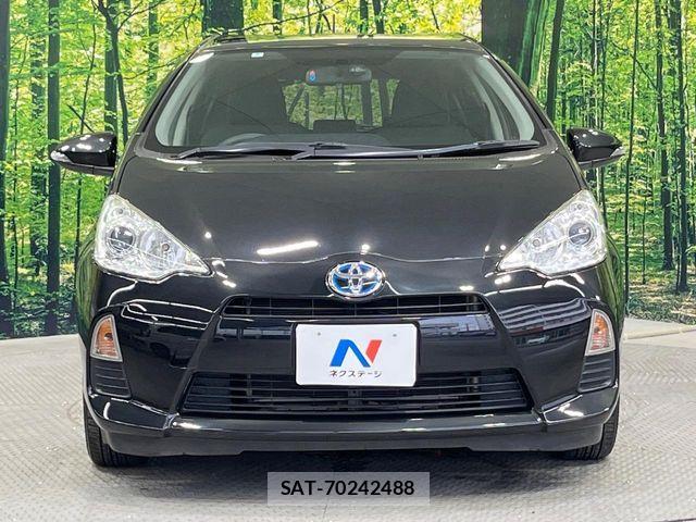 Toyota AQUA 2014-02 8625803-13