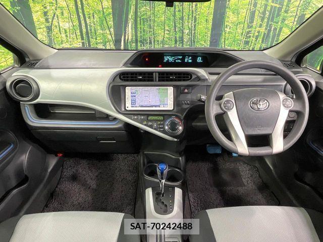 Toyota AQUA 2014-02 8625803-1