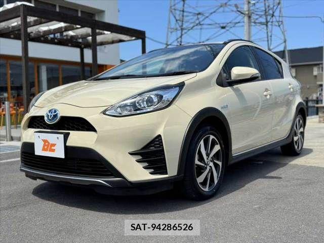 Toyota AQUA 2017-08 8625788-9