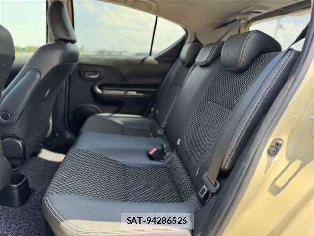 Toyota AQUA 2017-08 8625788-17
