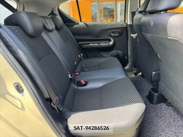 Toyota AQUA 2017-08 8625788-18