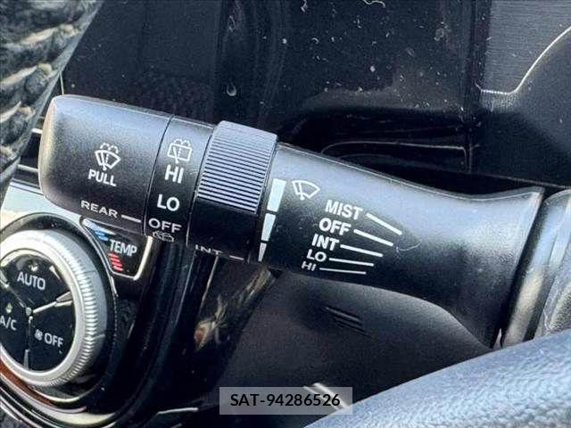 Toyota AQUA 2017-08 8625788-26