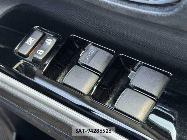 Toyota AQUA 2017-08 8625788-28