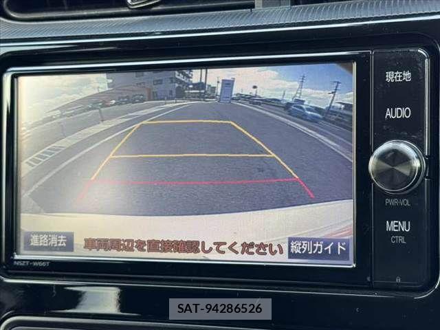 Toyota AQUA 2017-08 8625788-3