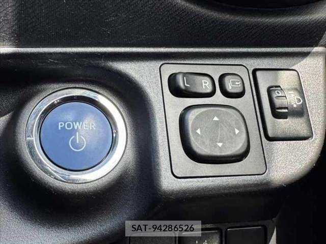 Toyota AQUA 2017-08 8625788-5